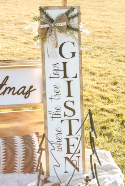 glisten christmas leaner